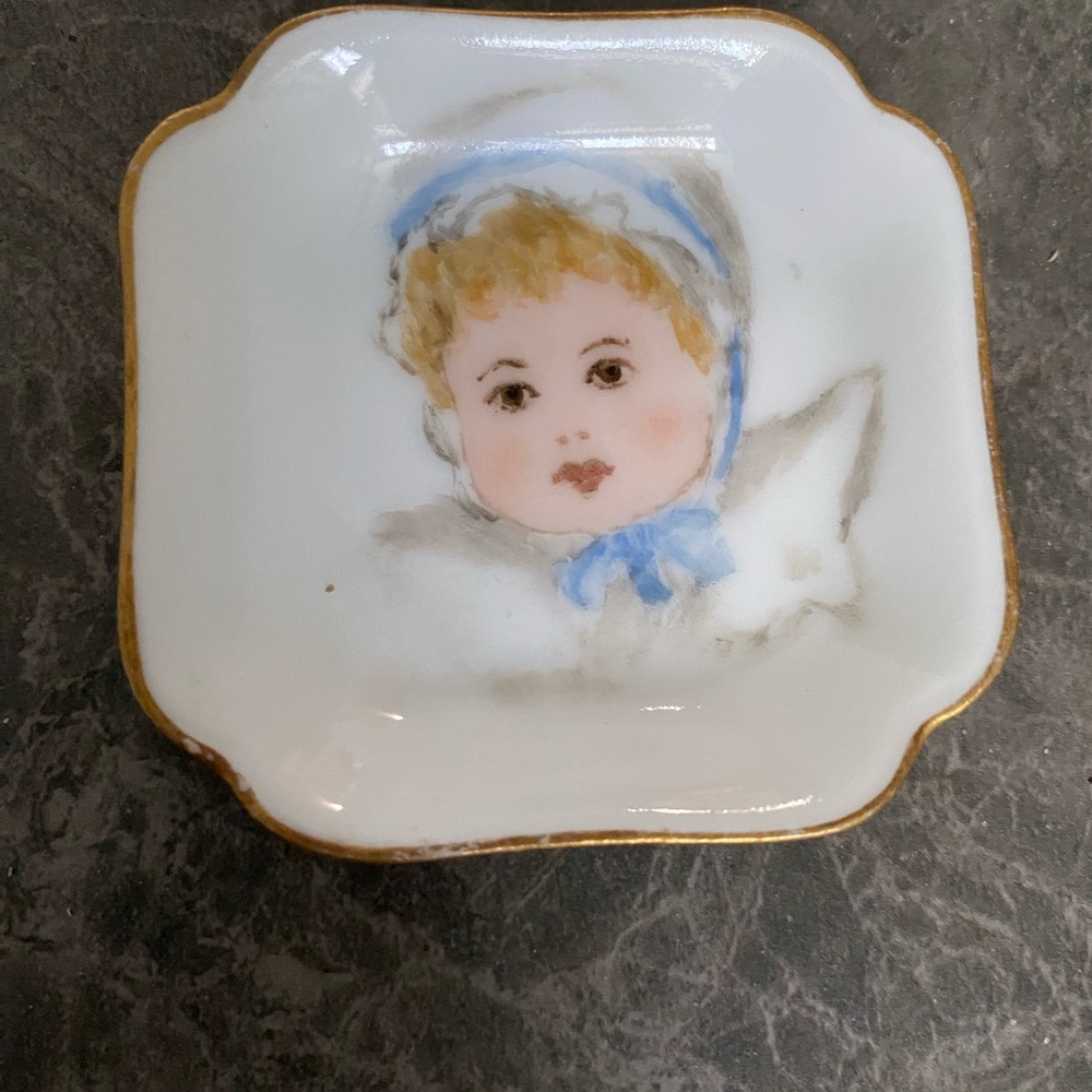Antique Haviland Limoge Porcelain Trinket Dish/Butter Pat with Child Portrait - Picture 2 of 4